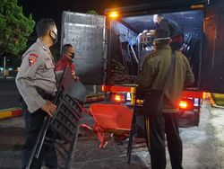 Semeru Semburkan Awan Panas, 300 Brimob Jatim Diterjunkan