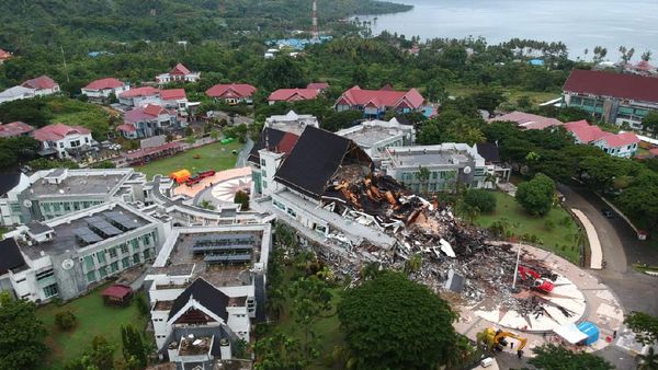 Potret Udara Kerusakan Kantor Gubernur Sulbar Akibat Gempa