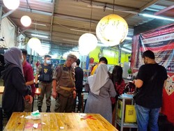 Satpol PP Tangsel Ancam Tutup Kafe yang Langgar Aturan PPKM