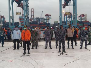 Basarnas Terima Bagian Tubuh Berupa Tulang-Serpihan Badan Pesawat Sriwijaya