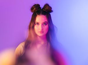 Stephanie Poetri Lepas AM:PM dengan Paranoia