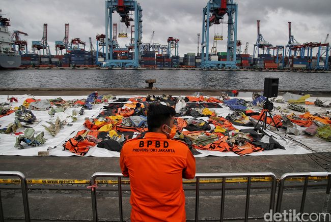 Proses Pencarian Bawah Laut Sriwijaya Air SJ182 Dipersempit Proses Pencarian Bawah Laut Sriwijaya Air SJ182 Dipersempit