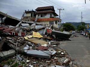 Polisi Sebut Banyak Pengungsi Gempa Sulbar Termakan Isu Tsunami Polisi Sebut Banyak Pengungsi Gempa Sulbar Termakan Isu Tsunami