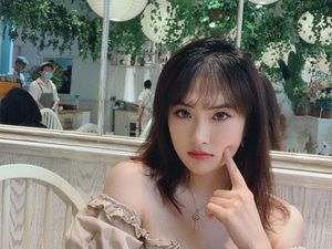 Debut Jadi Artis, Putri Pendiri Huawei Dikritik Netizen Debut Jadi Artis, Putri Pendiri Huawei Dikritik Netizen