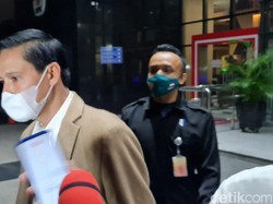 Diperiksa KPK Terkait Kasus Suap Ekspor Benur, Bupati Kaur Bengkulu Bungkam