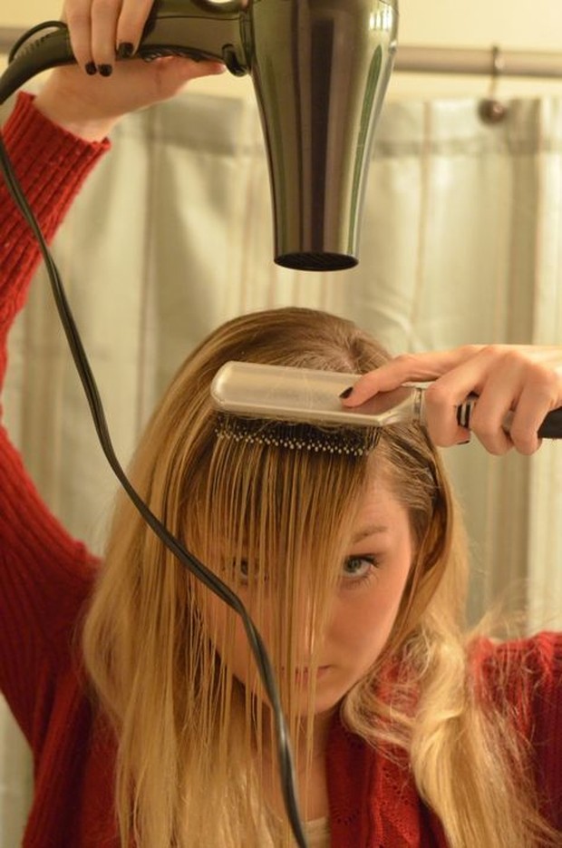 Conditioner bisa menjadi pelapis sebelum proses styling / pinterest.com (Nadine Rebecca) Sebelum proses styling seperti blow, sebaiknya gunakan conditioner terlebih dahulu