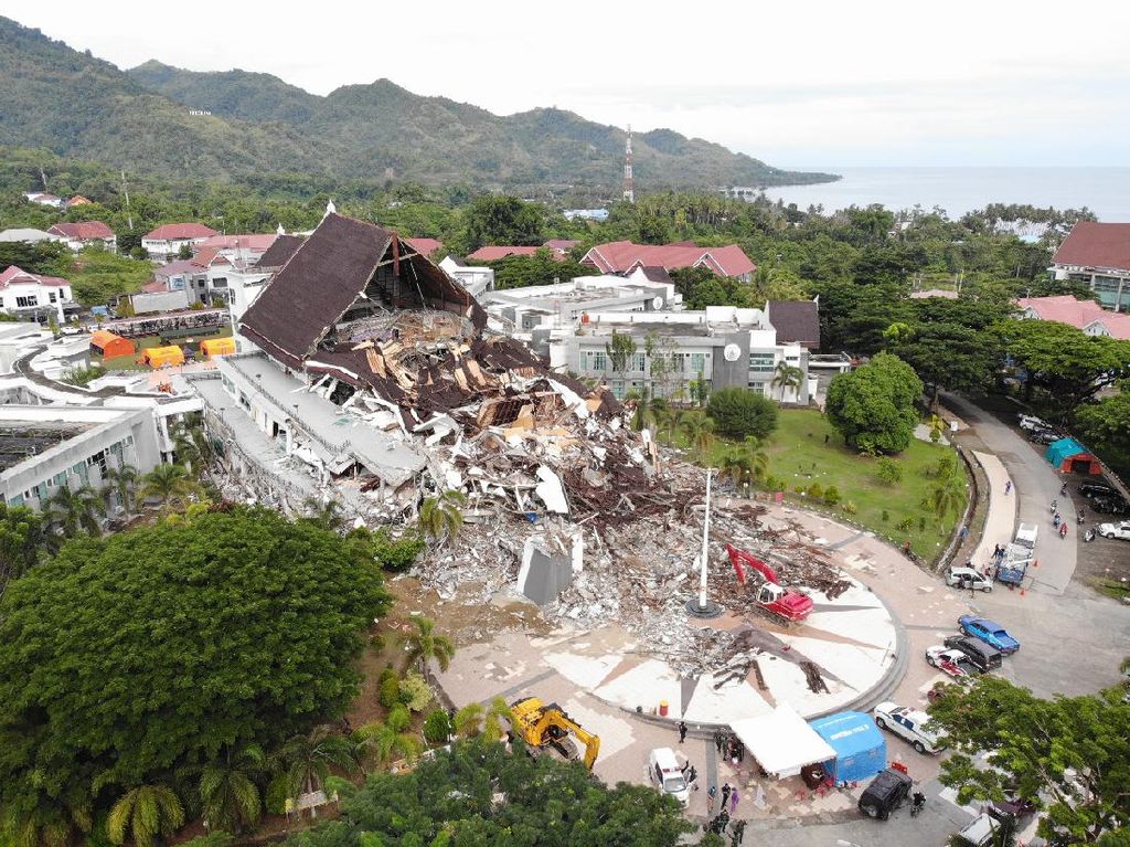 Hari ke-4 Gempa Sulbar, 84 Korban Meninggal-2 Kali Gempa Susulan Hari ke-4 Gempa Sulbar, 84 Korban Meninggal-2 Kali Gempa Susulan