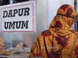 Mengintip Isi Dapur Umum untuk Para Korban Gempa Sulbar
