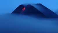 Merapi Muntahkan Guguran Lava Pijar