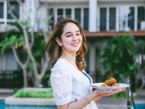 Hana Hanifah Bantah Minta Bayaran di Podcast Deddy Corbuzier Hana Hanifah Bantah Minta Bayaran di Podcast Deddy Corbuzier