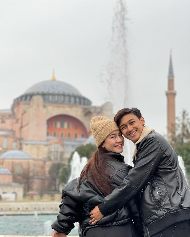 Honemoon Hito dan Feli/Instagram.com/felicyaangelista Honemoon Hito dan Feli