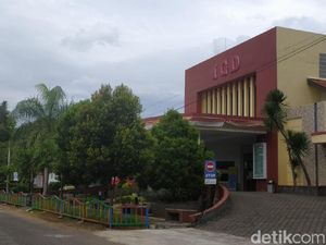 Isolasi Corona RSUD Karanganyar Penuh, Hari Ini 10 Pasien Antre di IGD Isolasi Corona RSUD Karanganyar Penuh, Hari Ini 10 Pasien Antre di IGD
