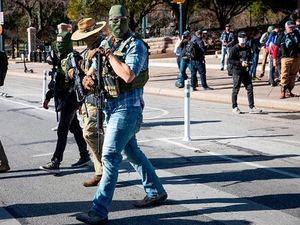 Ramai Demonstran Bersenjata di AS, FBI Periksa Garda Nasional