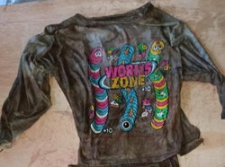 Kaus Worms Zone yang Dipakai Bocah Terbungkus Karung di Subang