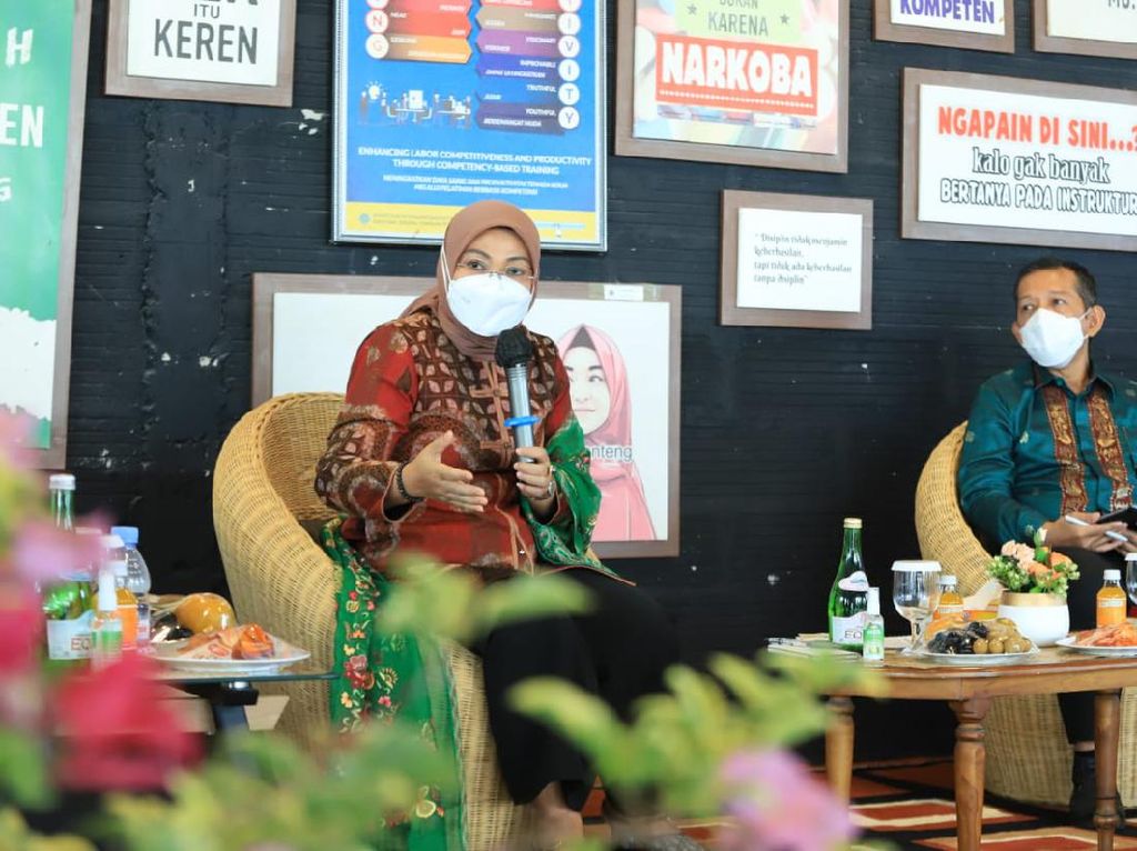 Menaker Beberkan Pentingnya SDC untuk Atasi Masalah Ketenagakerjaan Menaker Beberkan Pentingnya SDC untuk Atasi Masalah Ketenagakerjaan