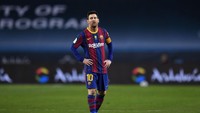 Tanpa ampun, wasi Jesus Gil menghukum kartu merah buat Lionel Messi! (Getty Images)