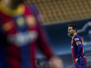 Ironi Messi: Main, Dikartu Merah, Barcelona Kalah Ironi Messi: Main, Dikartu Merah, Barcelona Kalah