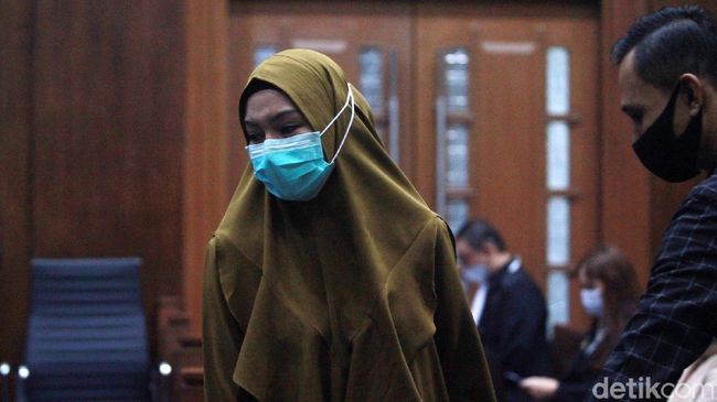 Pinangki Ngaku Salah dan Menyesal: Andai Bisa Membalik Waktu Pinangki Ngaku Salah dan Menyesal: Andai Bisa Membalik Waktu