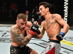 Max Holloway Menjelma Jadi Muhammad Ali