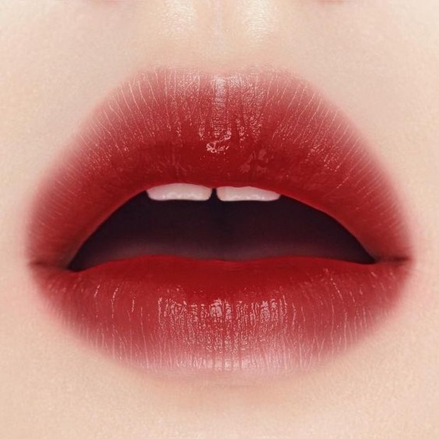 Ombre Maroon dan Nude/Foto: pinterest.com/beautybysoraya Ombre Maroon dan Nude/Foto: pinterest.com/beautybysoraya