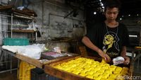 Geliat Perajin Tahu di Bekasi Meski Harga Kedelai Naik