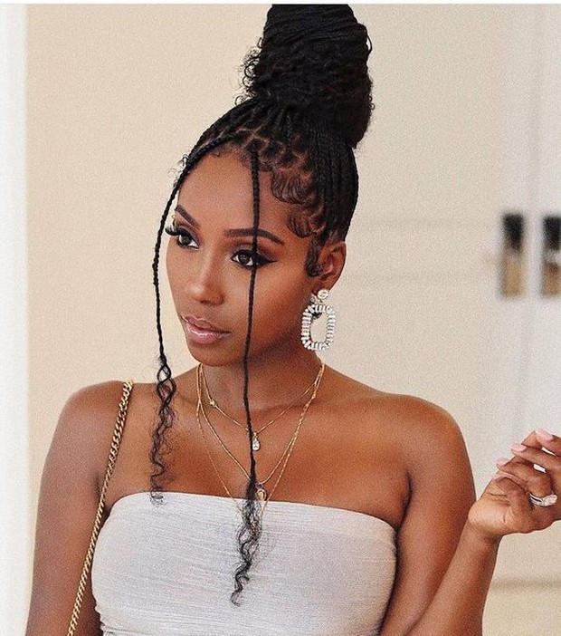 Perhatikan cara menata rambut dan tetap berhati-hati.