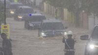 Mobil Jokowi Terobos Banjir Kalsel