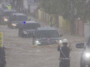 5 Fakta Mobil Jokowi Terobos Banjir Kalimantan Selatan 5 Fakta Mobil Jokowi Terobos Banjir Kalimantan Selatan