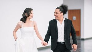 Inspirasi Foto Prewedding Hitam-Putih dari Arie Kriting dan Indah Permatasari