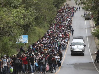 Ribuan Migran Honduras Nekat Migrasi ke AS