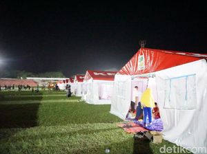 Melihat Kondisi Terkini Tenda Pengungsian Korban Gempa di Mamuju