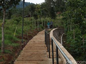 Ada Wisata Tangga Seribu di Bandung, Berani Coba? Ada Wisata Tangga Seribu di Bandung, Berani Coba?