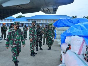 TNI AU Distribusikan 87 Ton Bantuan Logistik ke Sulbar-Kalsel