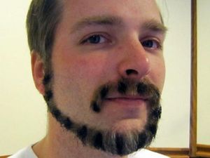 Foto: Gaya Kocak Para Pria Pamer Tren Jenggot Bentuk Ekor Monyet