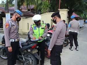 Terjaring Razia Lalu Lintas, 10 Anggota Polres Simeulue Ditilang Terjaring Razia Lalu Lintas, 10 Anggota Polres Simeulue Ditilang