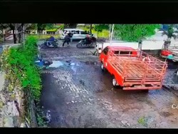 4 Rampok Bersenpi Gasak Rp 561 Juta di Jalanan Semarang Terekam CCTV