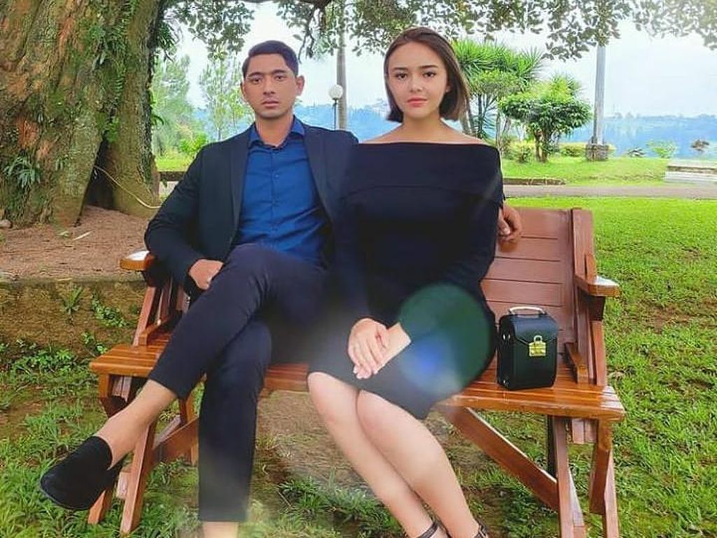Amanda Manopo Hapus Video Joget TikTok Bareng Arya Saloka, Kenapa? Amanda Manopo Hapus Video Joget TikTok Bareng Arya Saloka, Kenapa?