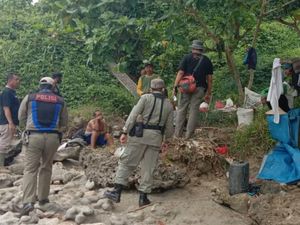 Aparat Gerebek Tambang Emas Ilegal di Pesisir Pantai Sukabumi