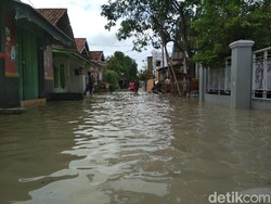 Sungai Meluap, Banjir Masih Rendam Sejumlah Titik di Cirebon