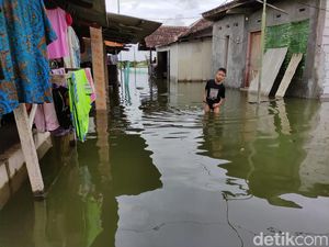 Meski Banjir Tak Surut Sejak Akhir 2020, Warga Sidoarjo Ini Ogah Direlokasi