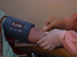 Menko PMK Tak Akan Wajibkan Penyintas COVID-19 Jadi Donor Plasma