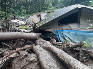 Jabar Hari Ini: Banjir Bandang Terjang Puncak-Anak Gugat Ayah Kandung Rp 3 M Jabar Hari Ini: Banjir Bandang Terjang Puncak-Anak Gugat Ayah Kandung Rp 3 M