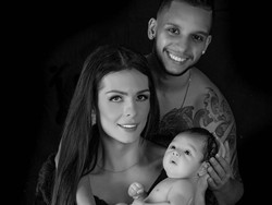 Transgender yang Viral karena Hamil Kini Sudah Melahirkan, Ini Foto Bayinya