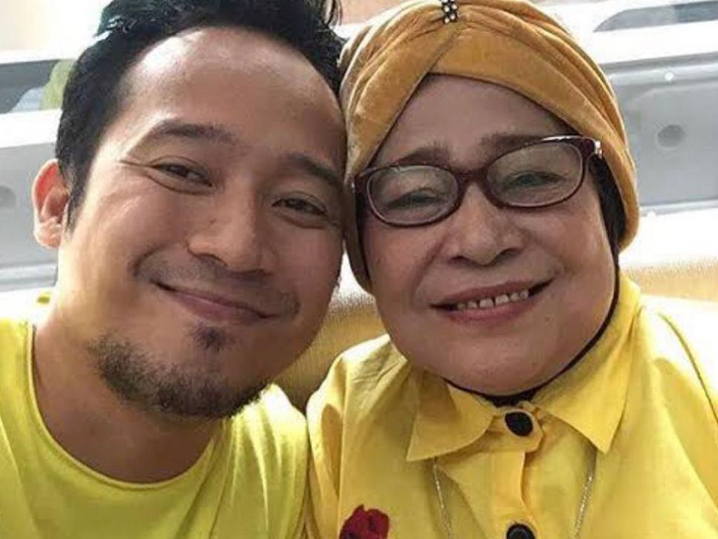 Ungkapan Denny Cagur Usai Ibunda Meninggal Dunia Ungkapan Denny Cagur Usai Ibunda Meninggal Dunia