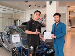 Crazy Rich Medan: Dulu Sopir Taksi Online Naik Avanza, Kini Isengnya Beli Mobil Miliaran