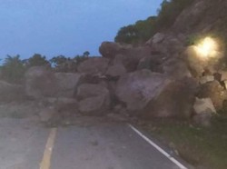 Jokowi Batal ke Majene karena Jalan Kembali Tertimbun Material Longsor