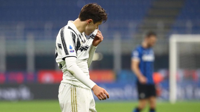 MILAN, ITALY - JANUARY 17: Federico Chiesa of Juventus reacts following the Serie A match between FC Internazionale and Juventus at Stadio Giuseppe Meazza on January 17, 2021 in Milan, Italy. Sporting stadiums around Italy remain under strict restrictions due to the Coronavirus Pandemic as Government social distancing laws prohibit fans inside venues resulting in games being played behind closed doors. (Photo by Marco Luzzani/Getty Images)