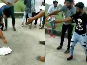 Kacau! Aksi Potong Kue Ultah Pakai Pistol dan Pedang Ini Bikin Geger Kacau! Aksi Potong Kue Ultah Pakai Pistol dan Pedang Ini Bikin Geger