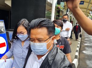 Saksi Korupsi Bansos Corona Keluar Gedung KPK Bersama Penyidik, Ada Apa?