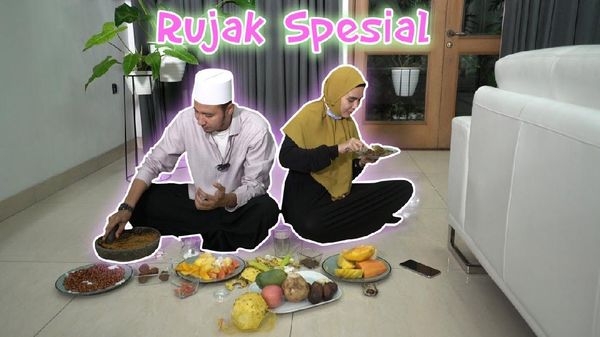 Kompaknya Kartika Putri dan Habib Usman bin Yahya Saat Ngerujak Bareng